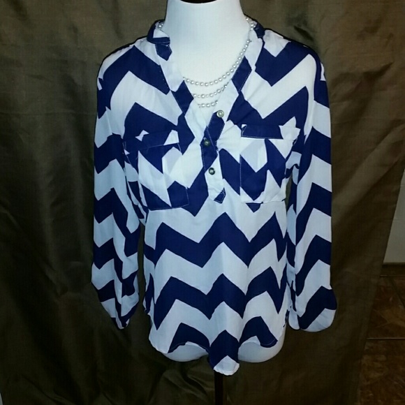 Rue21 Tops - Chevron blue and white striped top!