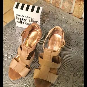 Nine West tan strappy heels