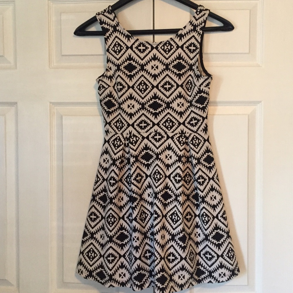 Aztec print summer dress. Worn once. Dry cleaned.