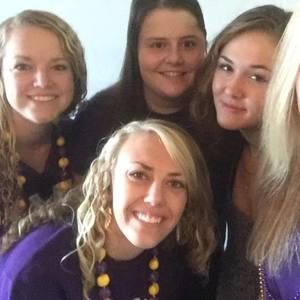 Meet your Posher, Laura