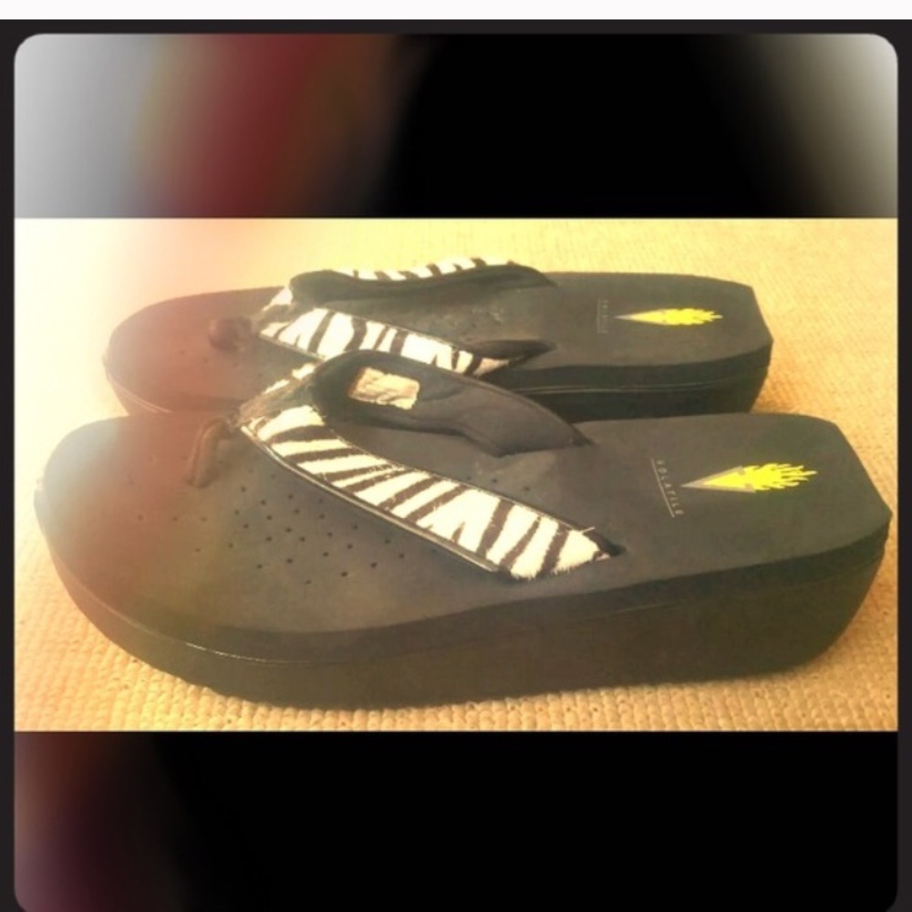 Volatile flip flops