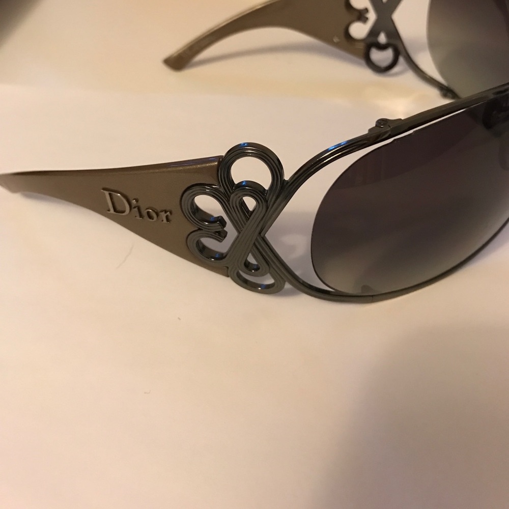 Sunglasses - Picture 2 of 3
