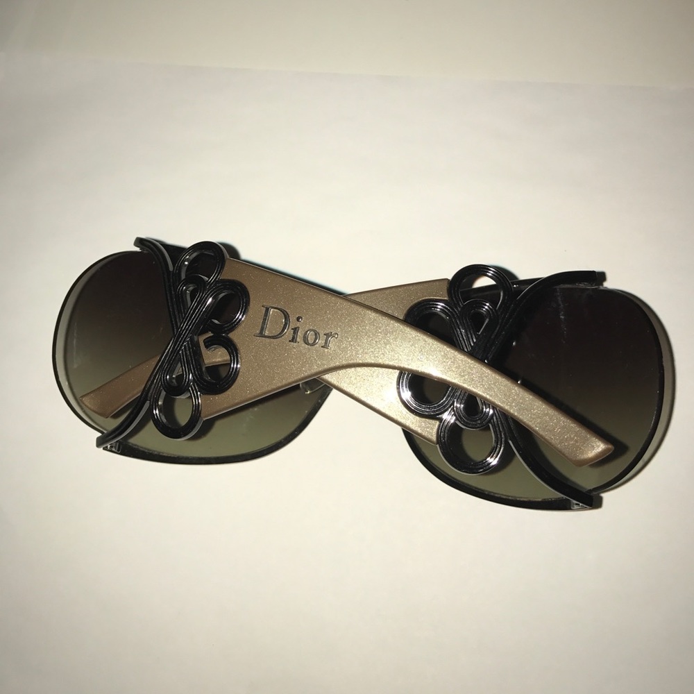 Sunglasses - Picture 3 of 3
