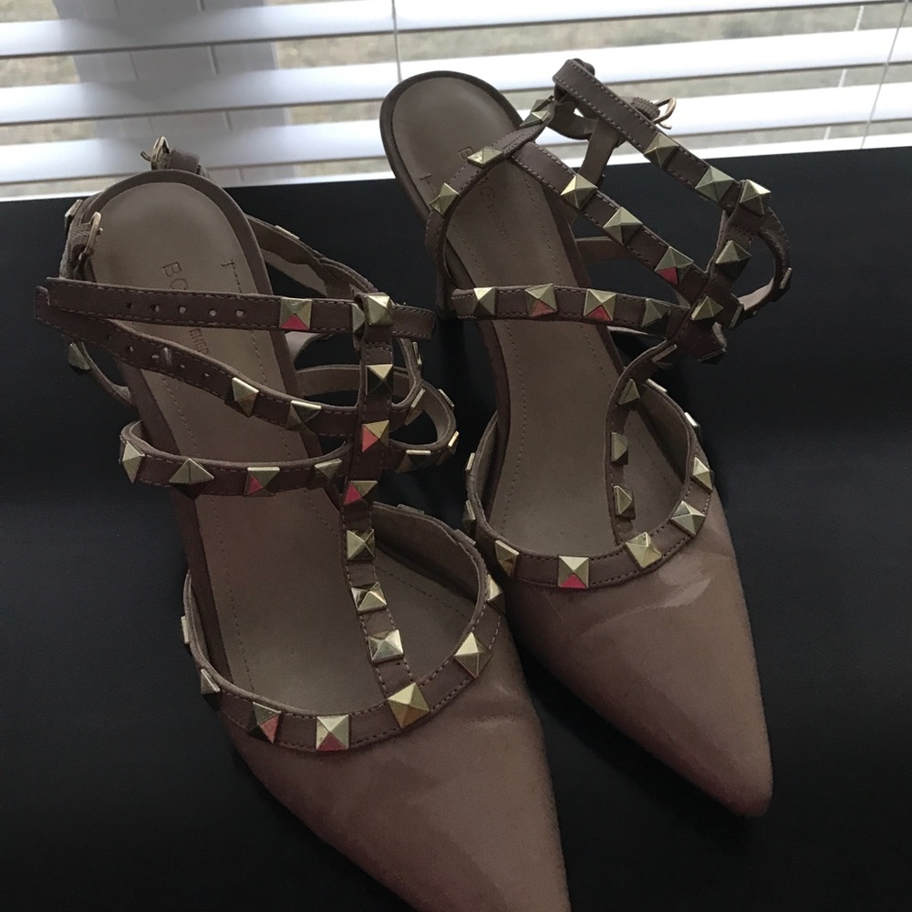 Tan studded pumps