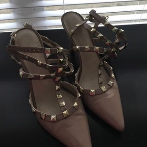 Tan studded pumps