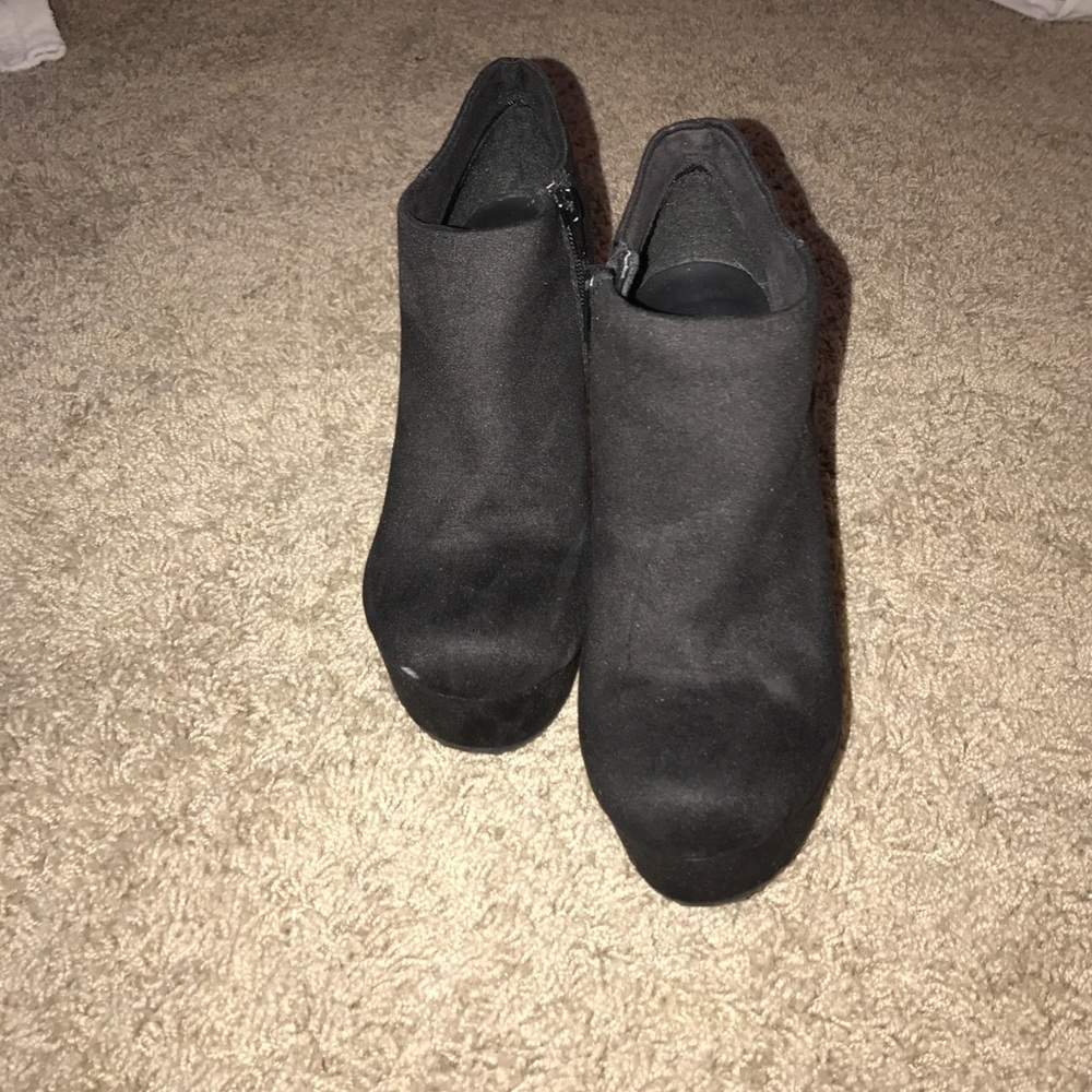 ALDO black wedges