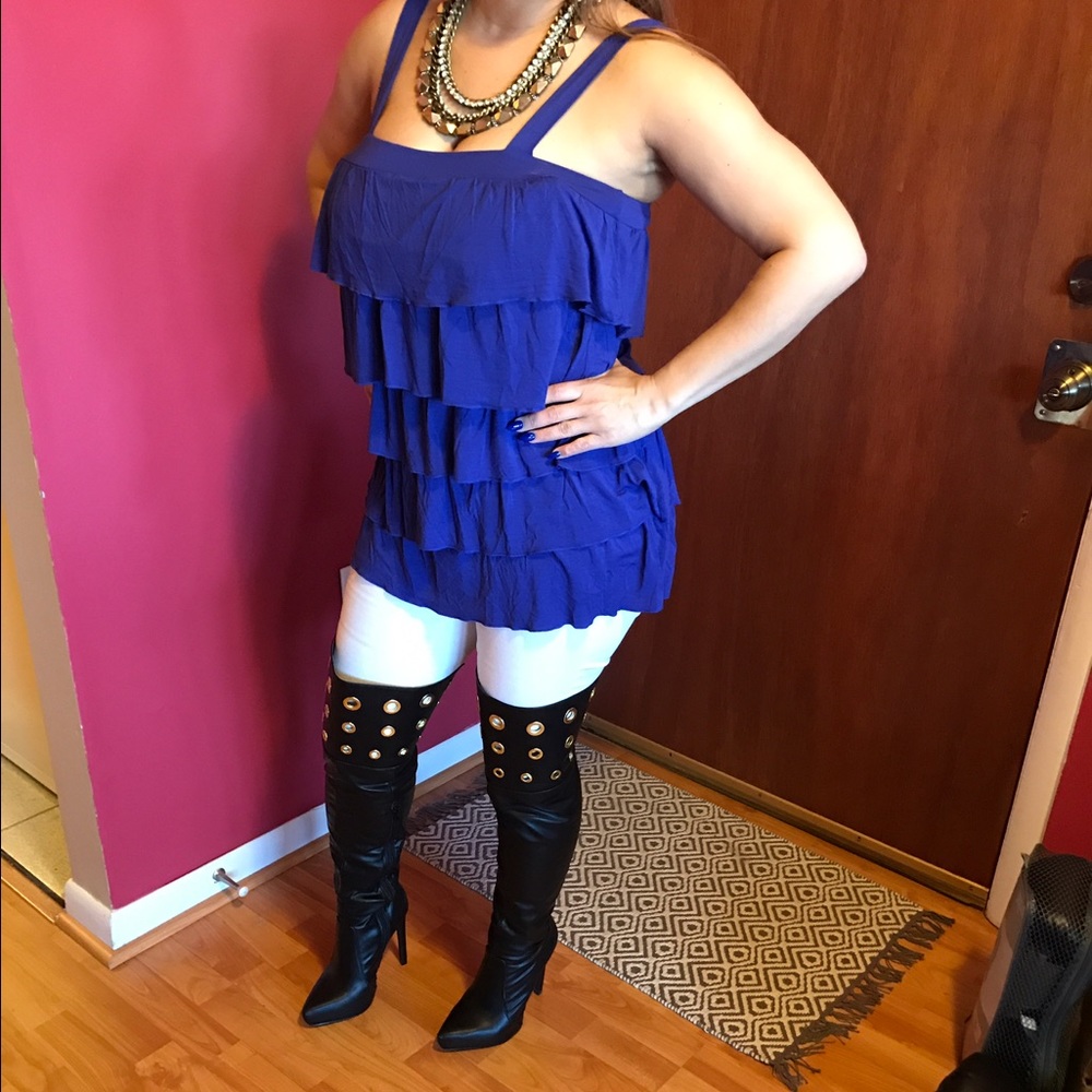 KensieGirl ruffle top size small.