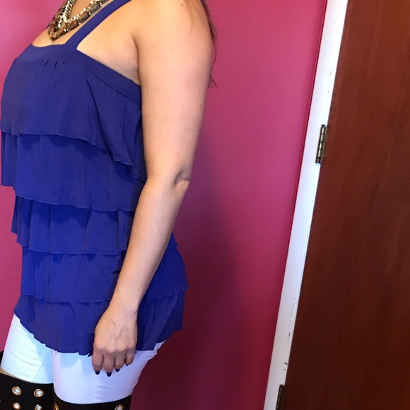 KensieGirl ruffle top size small. - Picture 2 of 3