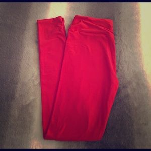 Lularoe Solid Red OS leggings 📍price firm📍