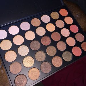 Morphe 35os eyeshadow palette!
