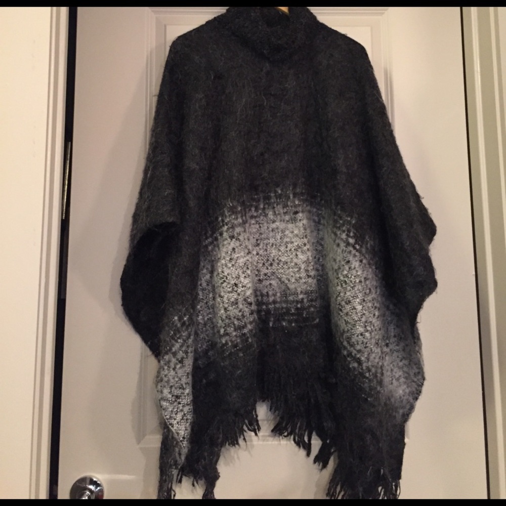 (SALE) Mohair Poncho (One Size)