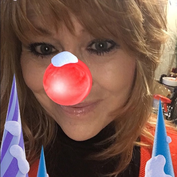 Meet your Posher, Lisa - Picture 2 of 8