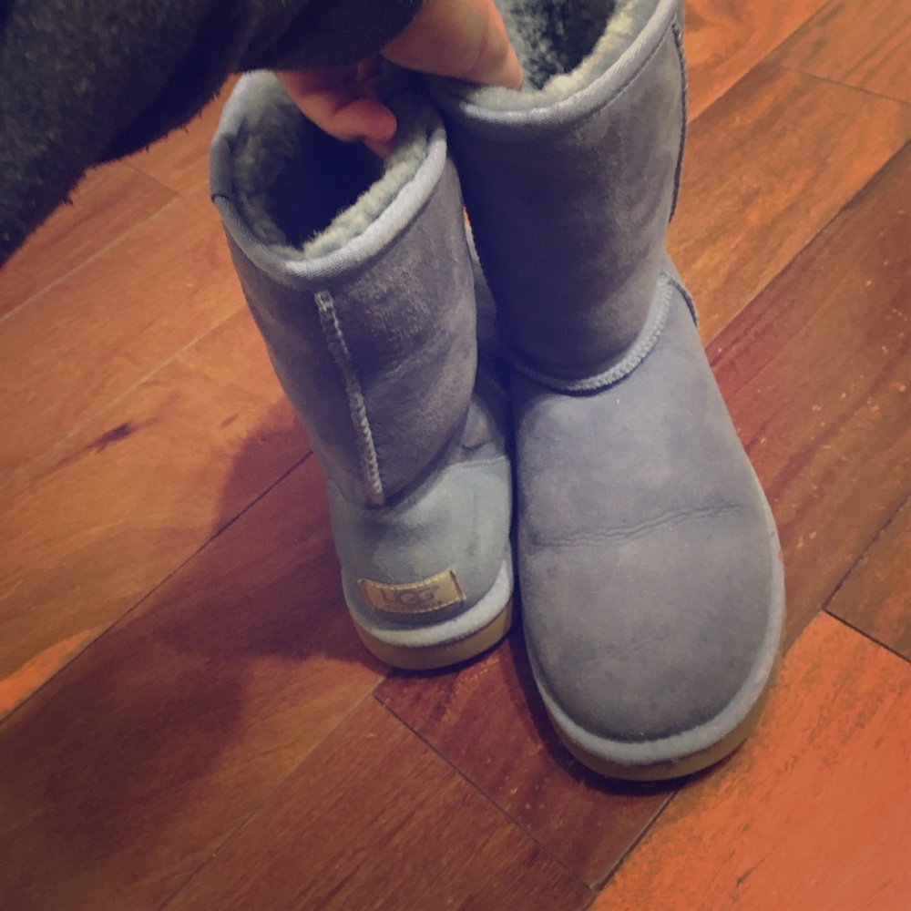 Periwinkle size 7 classic uggs