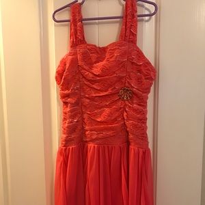 New never been worn coral dress size 10