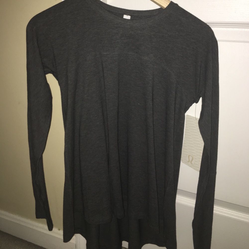 Long sleeve athletic shirt