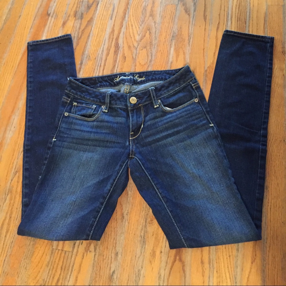 Dark wash American Eagle Jeans