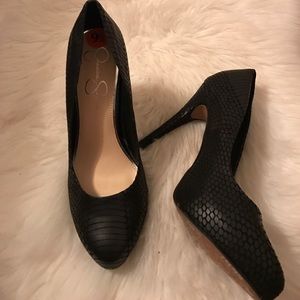 Black Jessica Simpson pumps