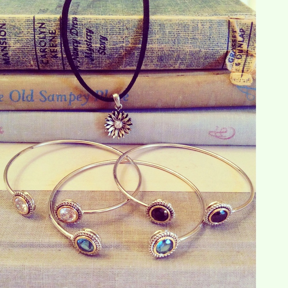 Stone tip Cuff Bracelet 💞