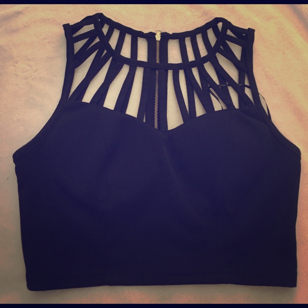 Black strappy crop top size small- lightly worn