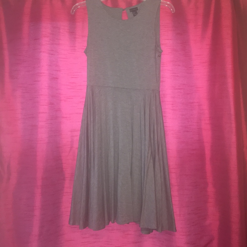 Cute knee length dress. Never worn