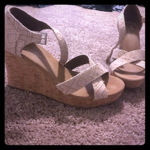 Toms Wedges