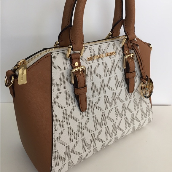 MICHAEL Michael Kors Ciara Monogram Med Messenger - Picture 5 of 6