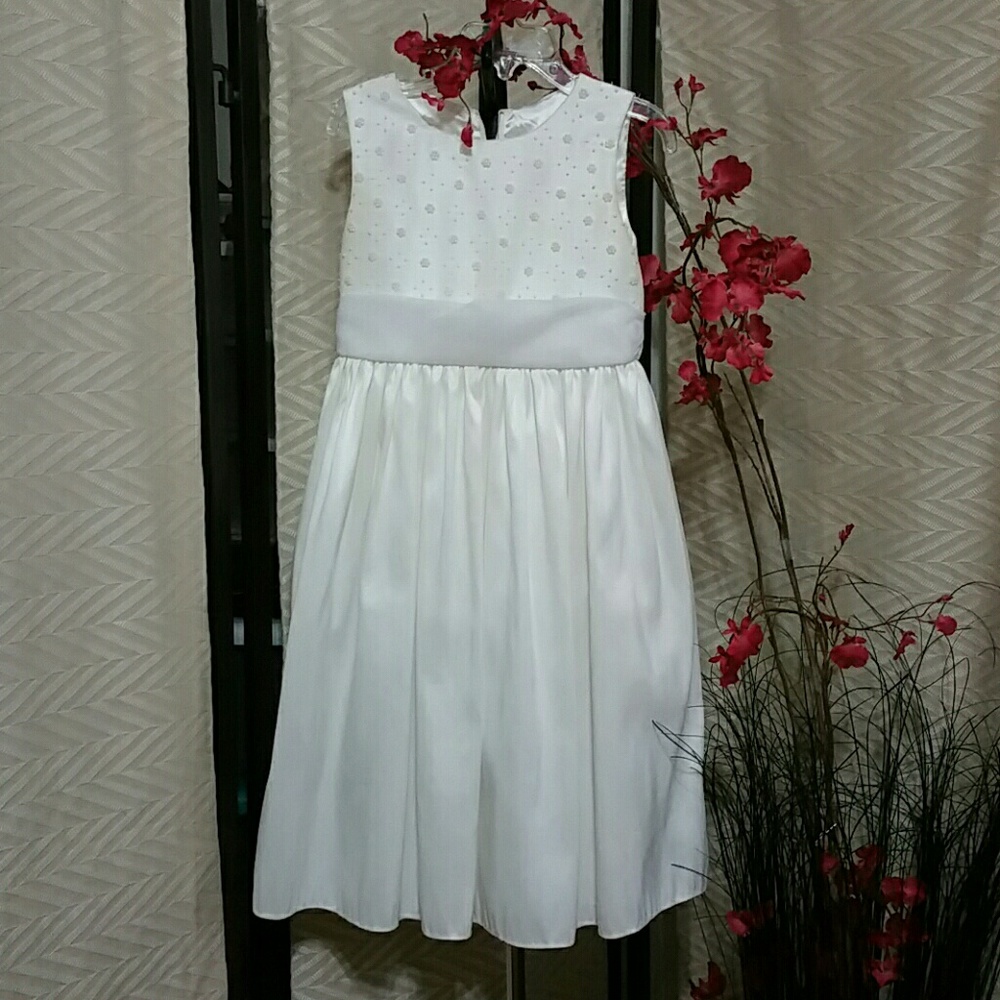 Cinderella cream sleeveless girl's dress. FINAL $