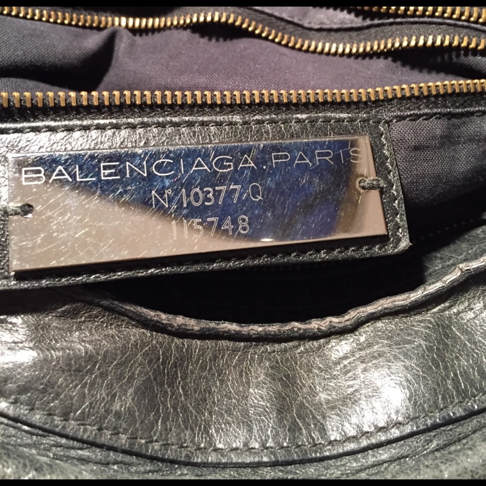 Balenciaga Classic City Textured Leather Tote - Picture 3 of 3