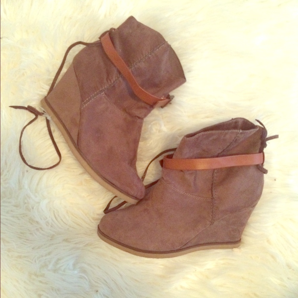 MIA Wedge Boots - Mocha