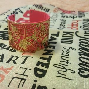 BETSEY JOHNSON BRACELET