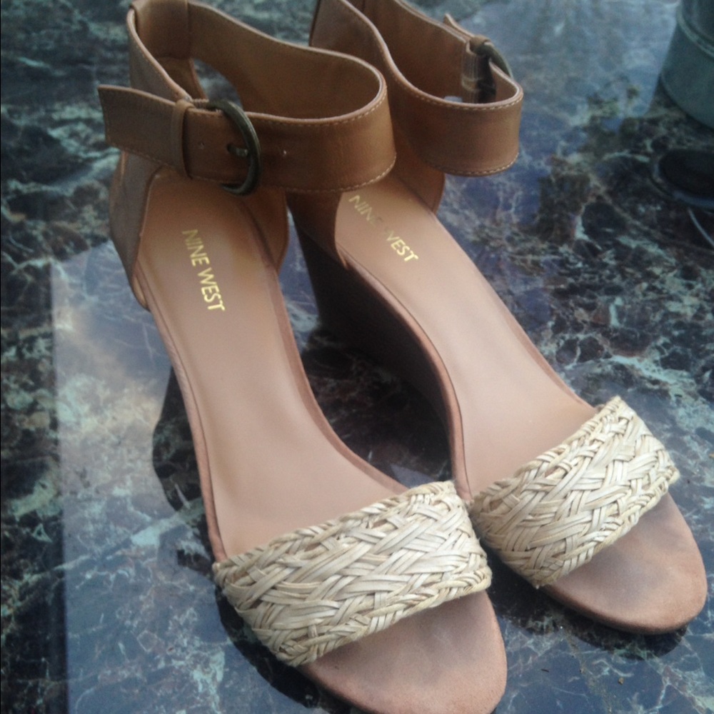 Nine West Rosling tan wedge sandal