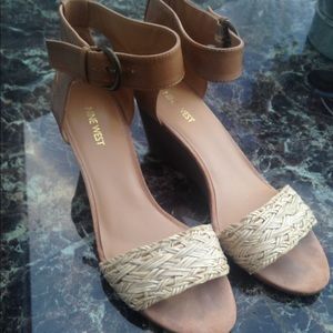 Nine West Rosling tan wedge sandal