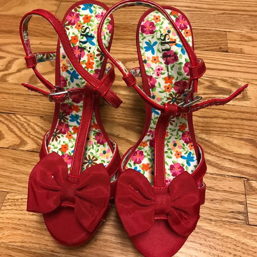 Adorable RED heels
