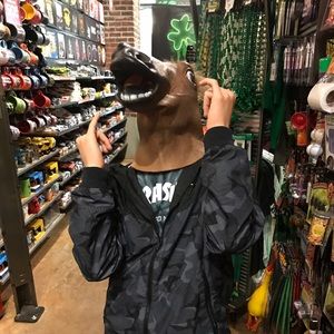 Meet your Posher, Howard