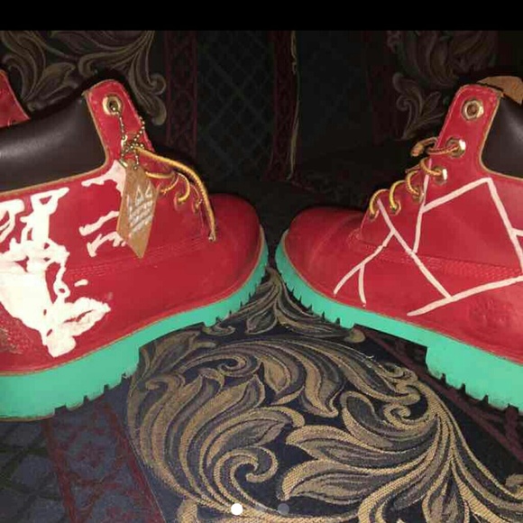 Custom red Timberlands size 5 super cute - Picture 4 of 7