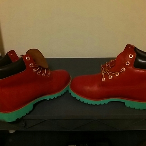 Custom red Timberlands size 5 super cute - Picture 7 of 7