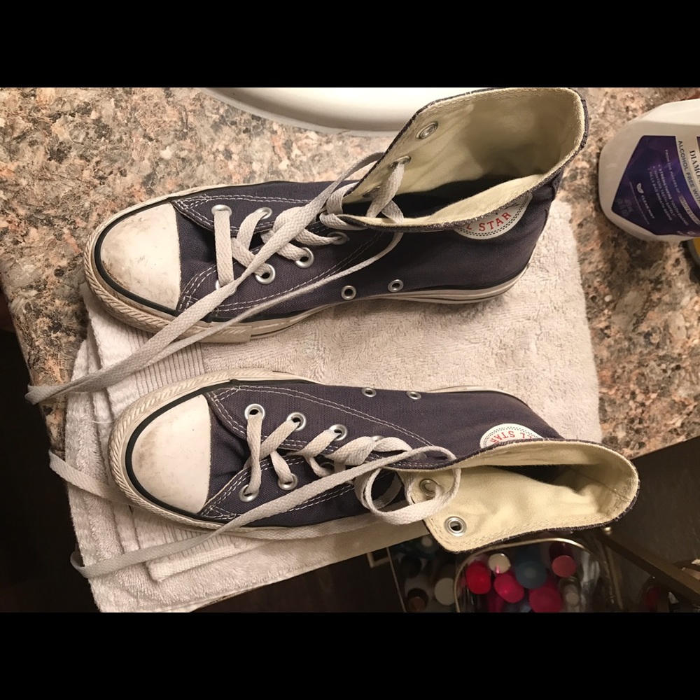 Women's converse size 7