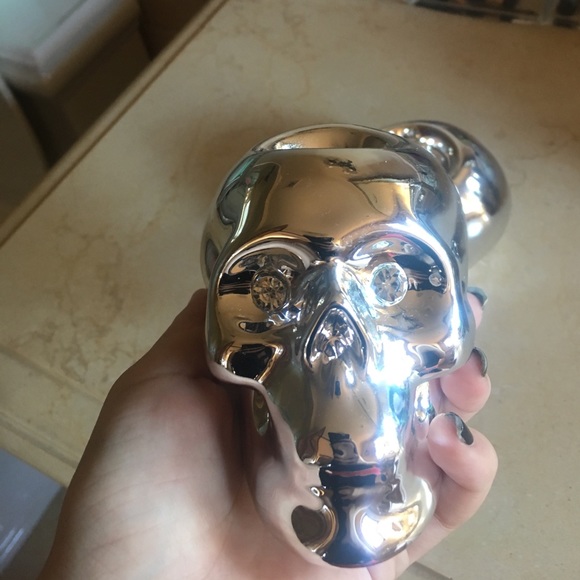 2 skull candle holders - Picture 3 of 3