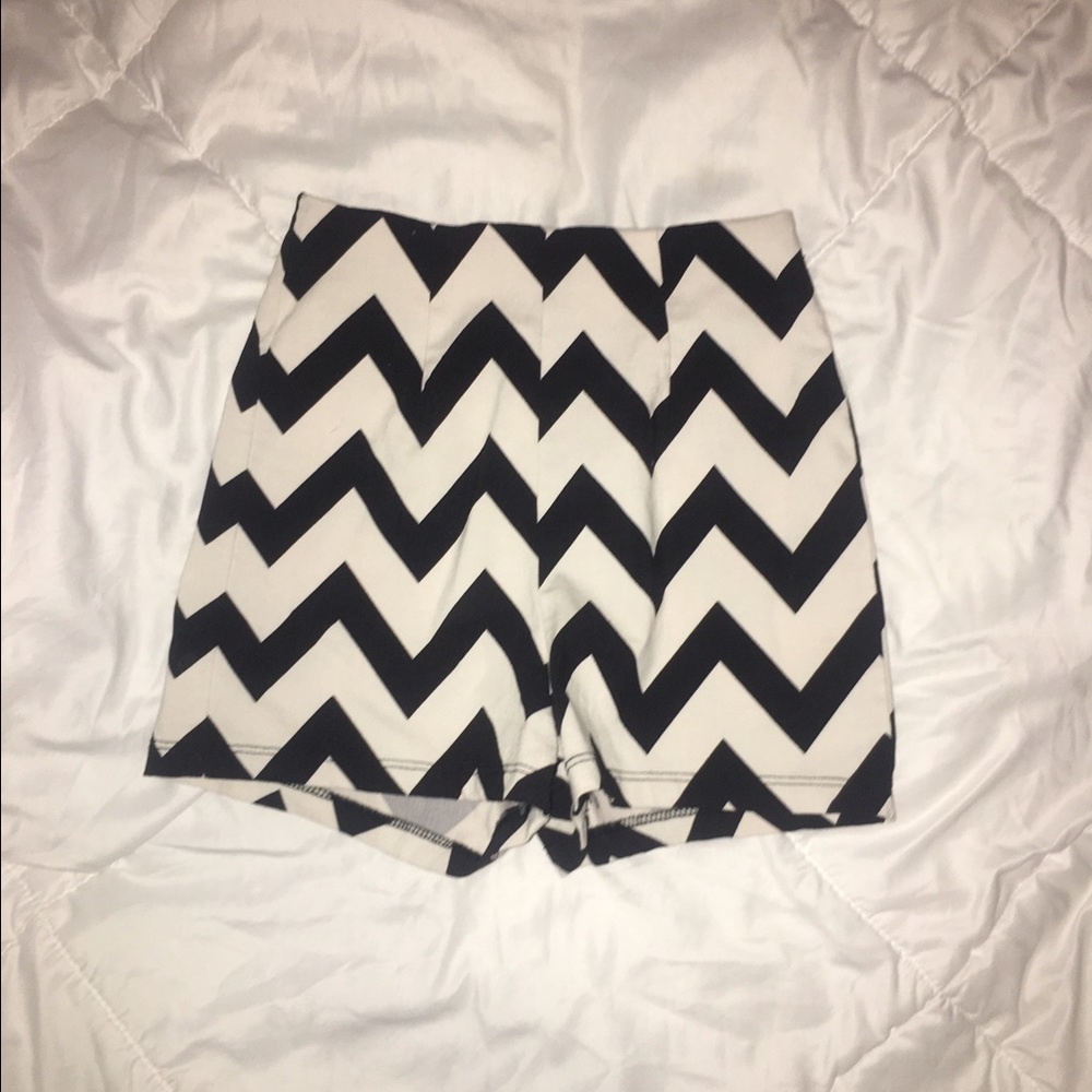 Chevron high waisted shorts