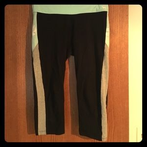 Skinny crop yoga pants