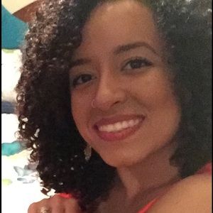 Meet your Posher, Gabriela