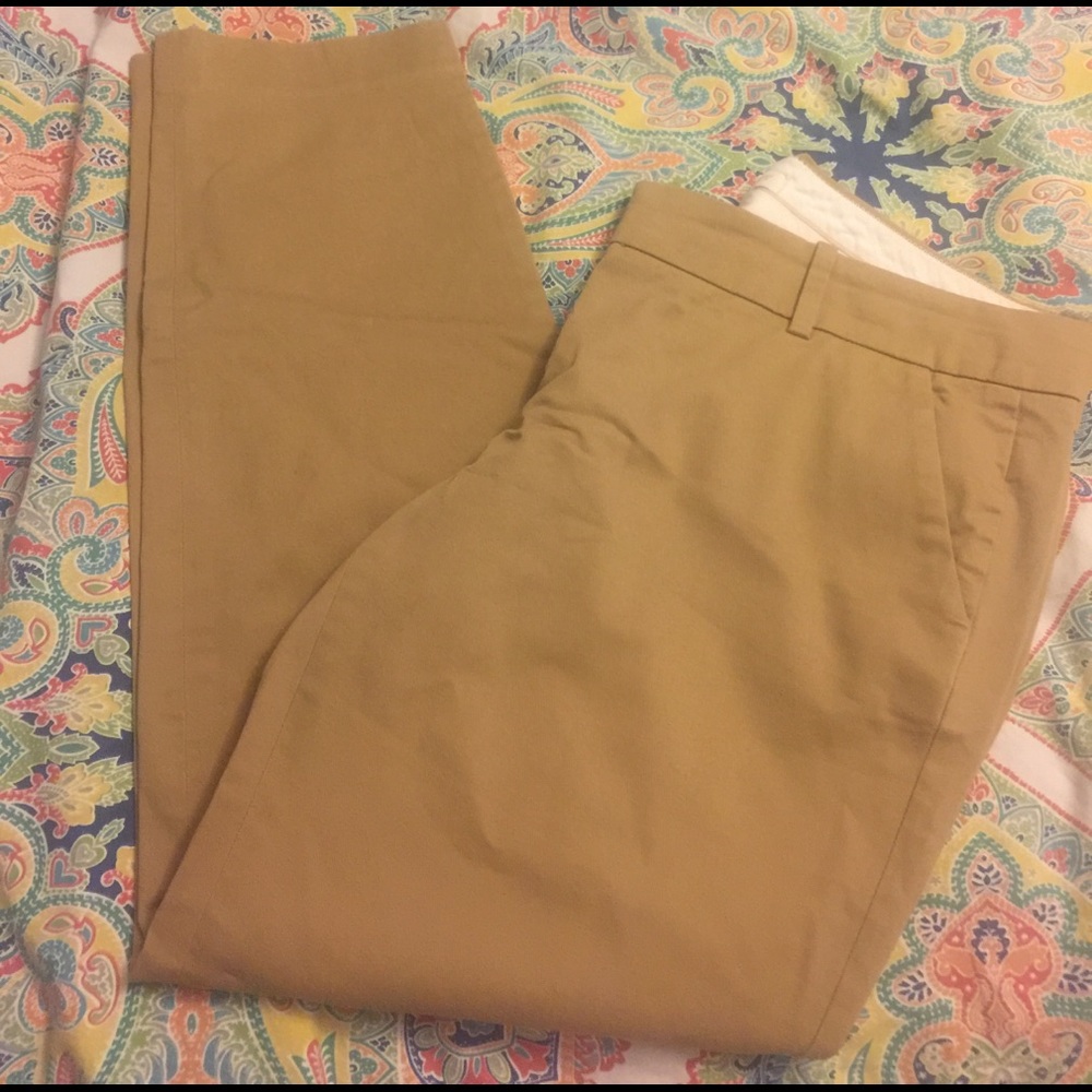 J. Crew crop pant in khaki. Like new!!