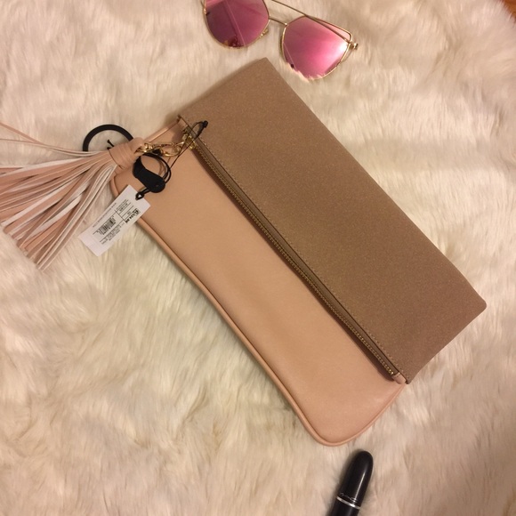 ✨NEW Pale Pink & Tan Clutch With Tassel - Picture 4 of 4