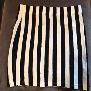 ❌Sold❌ Beetle Juice Black Mini Skirt