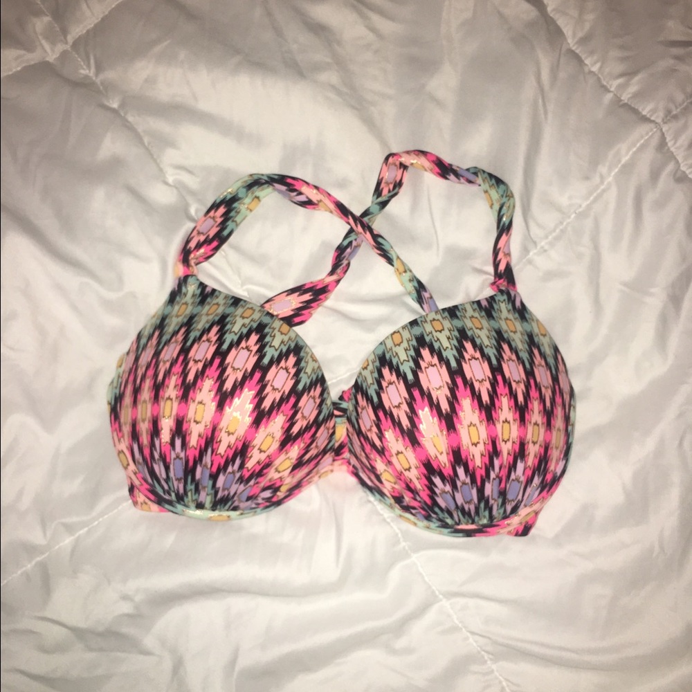 ❌❌❌VS push up bikini top, cross back ❌❌❌traded