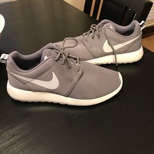 Women's Nike Roshe 1 Gray & White