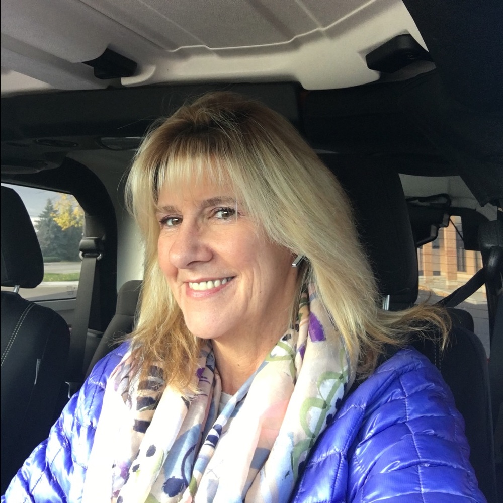 Meet your Posher, Leeann