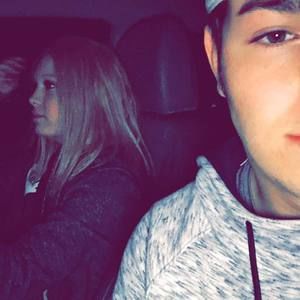 Meet your Posher, Dustin