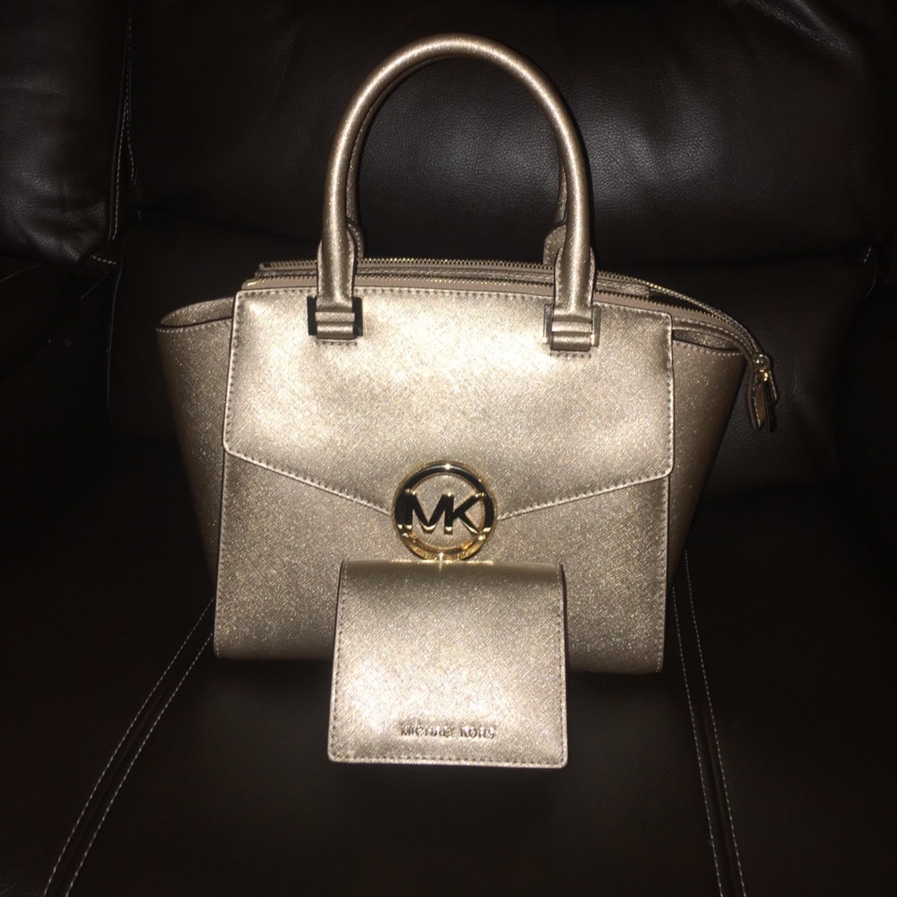 MICHAEL KORS HUDSON  MEDIUM And wallet