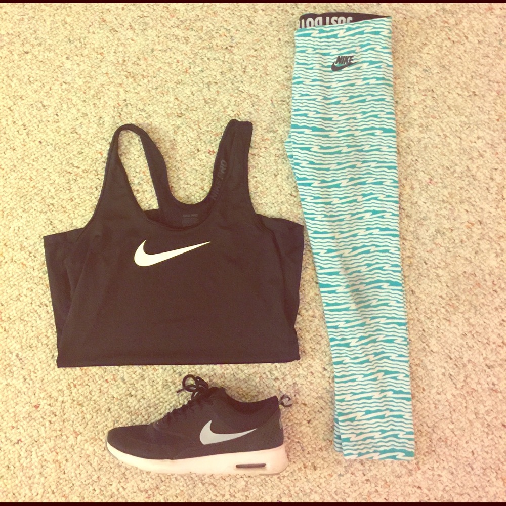 Patterned Nike Crop Leggings
